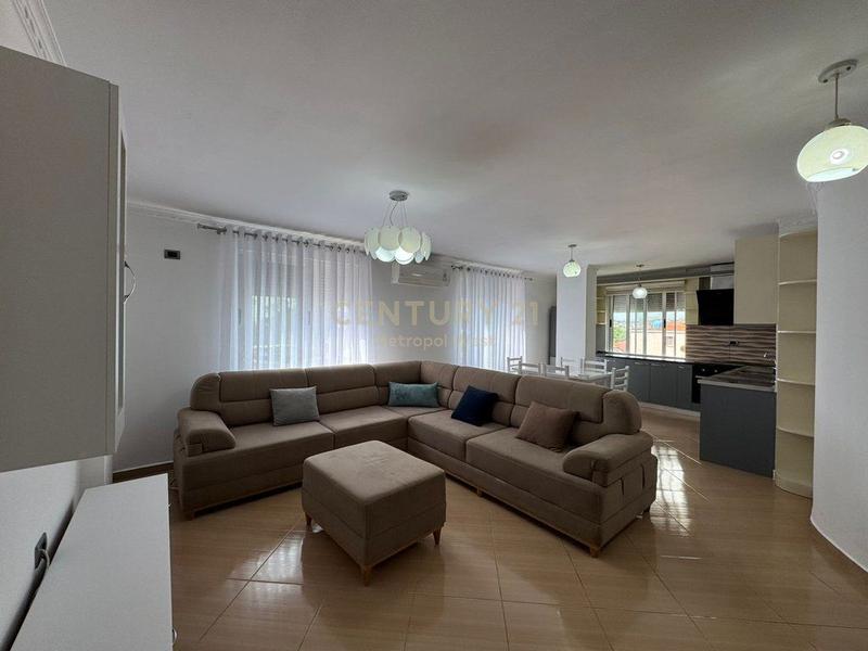 Appartamento 2+1 in affitto a Spitali Ushtarak Laprake, Tirana, 102 m²
