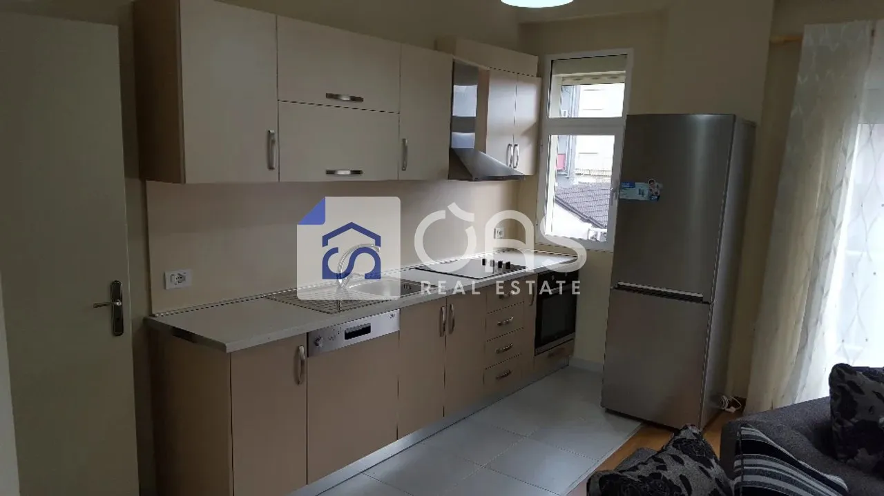 Apartament 2+1 me qera në Fresku, Tiranë, 90 m². Foto 1 nga 6