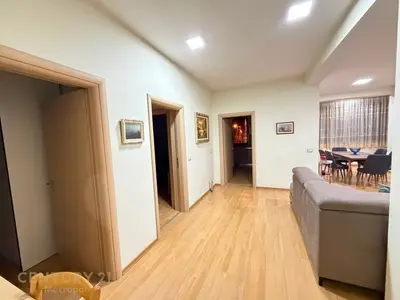 Appartamento in affitto a 21 Dhjetori, Tirana, 170 m². Foto 3 di 10
