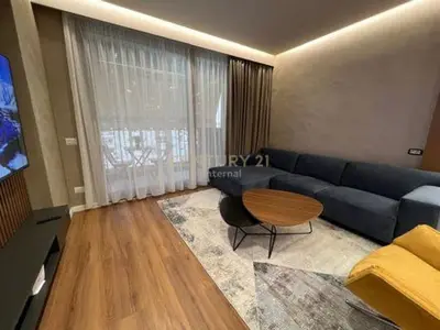 Apartament 2+1 me qera në Petro Nini Luarasi, Tiranë, 120 m². Foto 7 nga 11