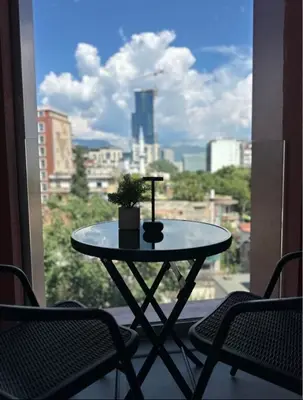 Apartament 1+1 me qera në Rruga e Kavajës, Tiranë, 80 m². Foto 2 nga 9