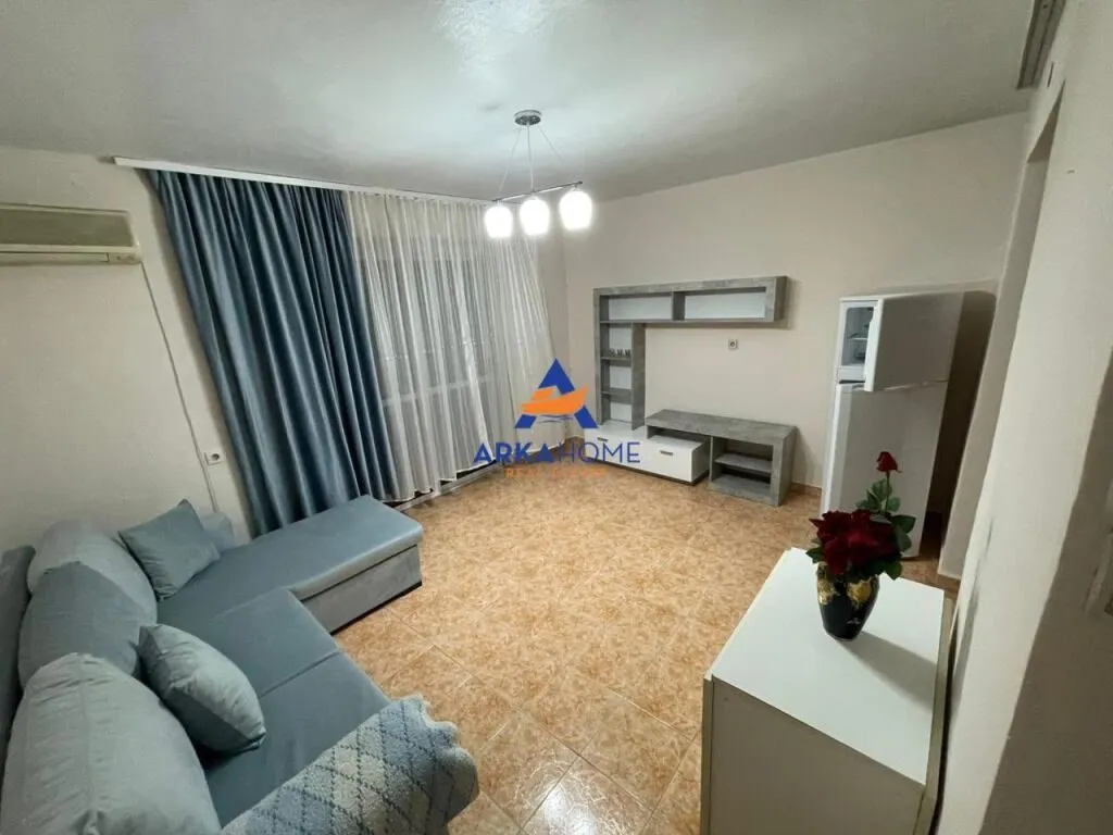 Apartament 2+1 në shitje në Liceu Artistik Jordan Misja, Tiranë, 80 m². Foto 1 nga 6