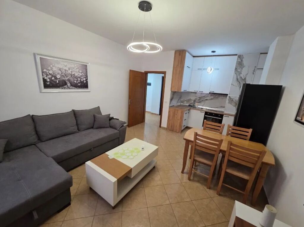 Apartment 2+1 for rent in Rruga 5 Maji, Tirana, 66 m²