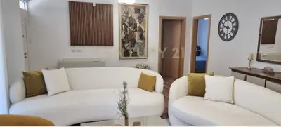 Villa 2+1 for sale in Yrshek, Tirana, 374 m². Photo 3 of 4