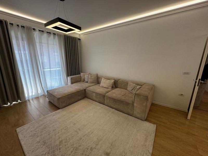 Apartment 3+1 for rent in Dinasty Hotel, Tirana, 150 m²