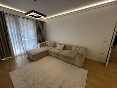 Appartamento 3+1 in affitto a Rruga e Kosovarëve, Tirana, 150 m². Foto 1 di 12
