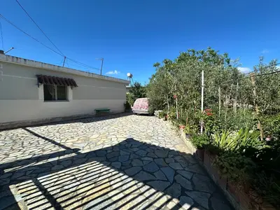 House for sale in Rruga Vasil Puka, Vlorë, 61 m². Photo 3 of 9