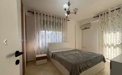 Apartament 2+1 me qera në Rruga 5 Maji, Tiranë, 100 m². Foto 5 nga 8
