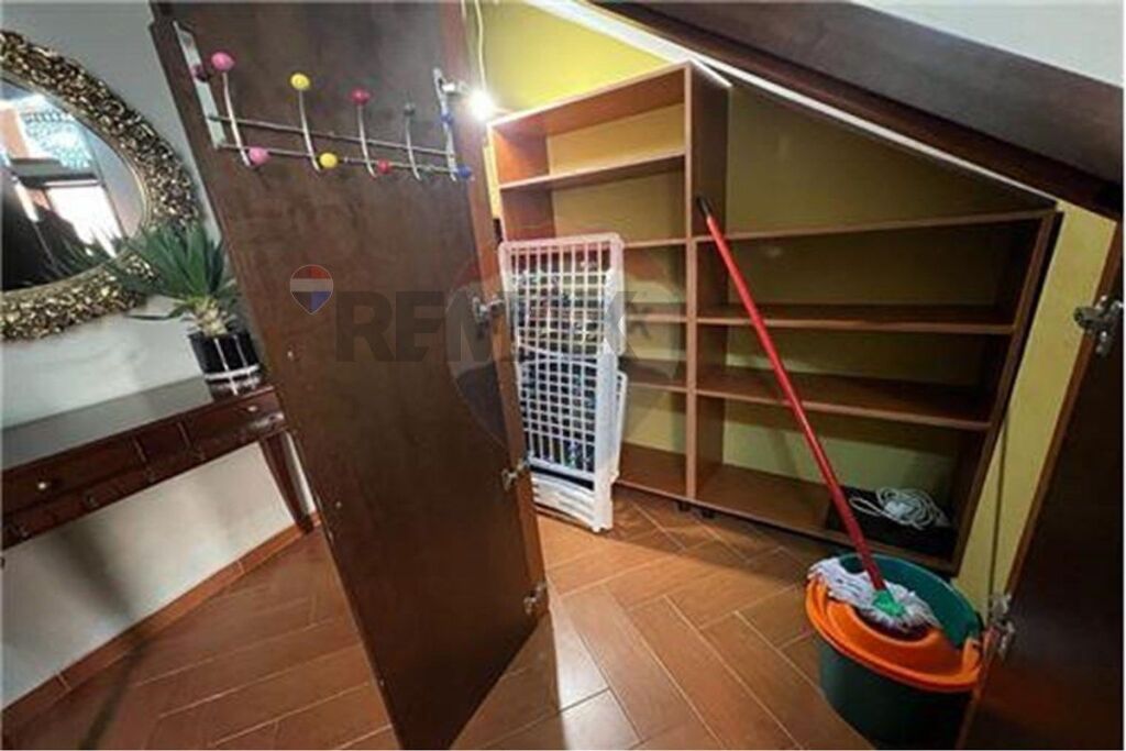 Vilë në shitje në Rruga e Kavajës, Tiranë, 206 m². Foto 2 nga 3