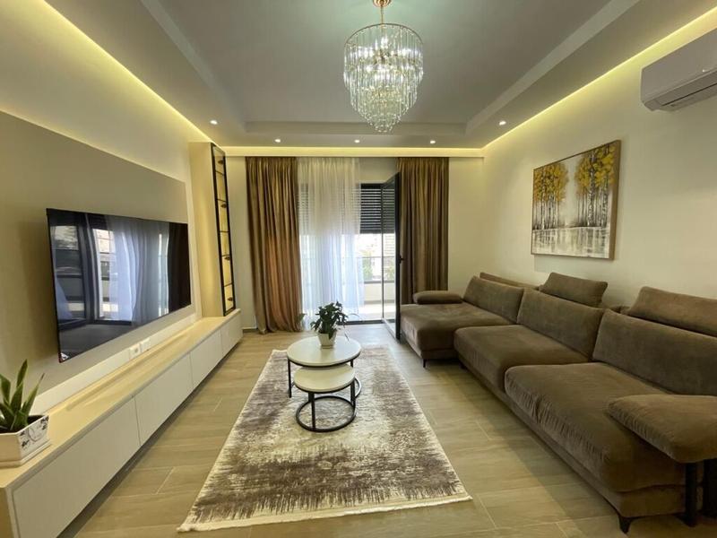 Apartment 2+1 for rent in Rruga Lef Sallata, Vlorë, 100 m²