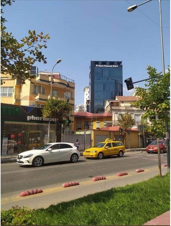 Apartment for sale in Selvia, Tirana, 47 m². Photo 2 of 3