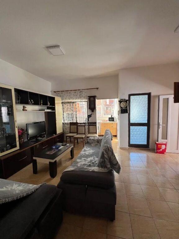 Appartamento 1+1 in affitto a Rruga Riza Cerova, Tirana, 65 m²