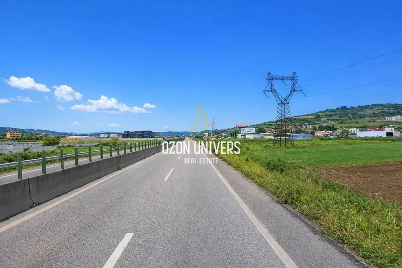 Tokë në shitje në Autostrada Tirane - Durres, Tiranë, 44 600 m²