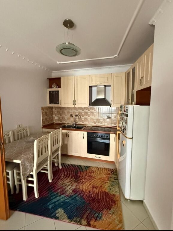 Apartment 2+1 for rent in Fresku, Tirana, 75 m². Photo 2 of 3