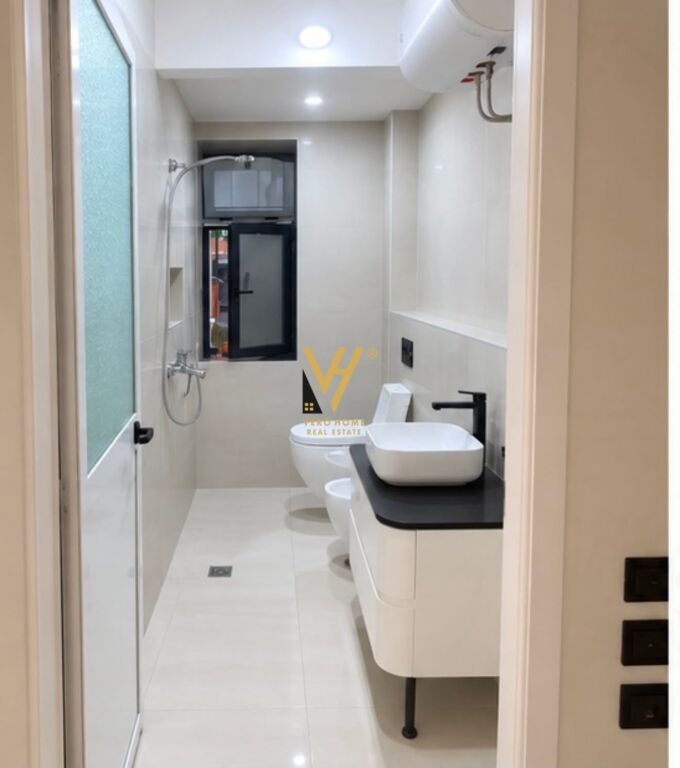 Ambient biznesi me qera në Vasil Shanto, Tiranë, 86 m². Foto 3 nga 3