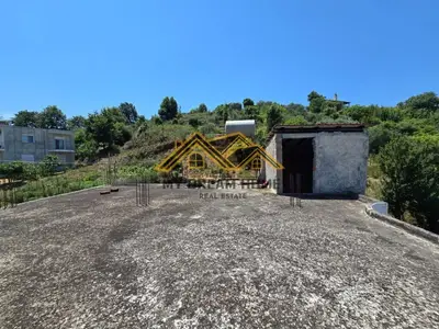 Shtëpi private në shitje në Shkallnur, Durrës, 2 700 m². Foto 3 nga 10