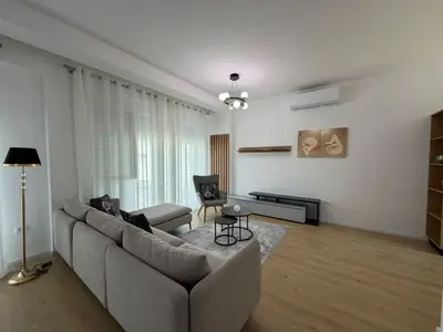 Villa in affitto a Tirana, 252 m². Foto 2 di 12
