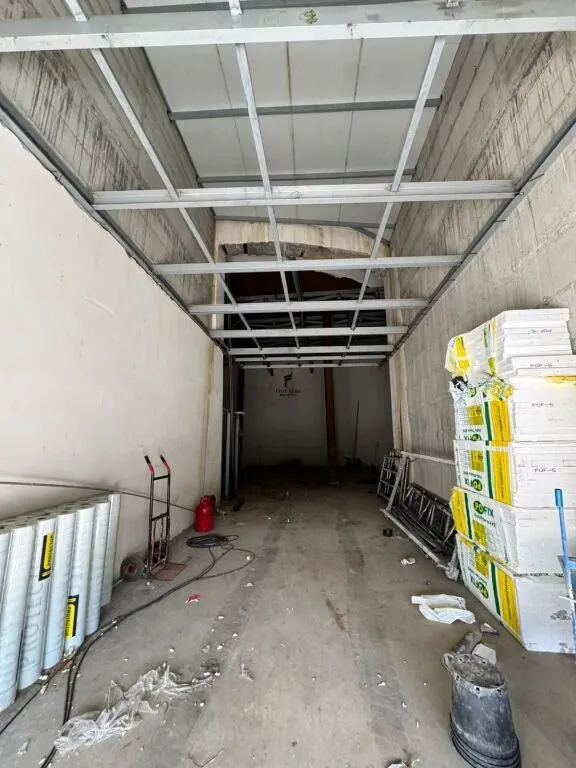 Warehouse for rent in Mëzez, Tirana, 200 m². Photo 1 of 2