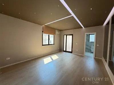Apartament me qera në Blloku, Tiranë, 130 m². Foto 3 nga 8