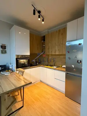 Apartament 2+1 me qera në 21 Dhjetori, Tiranë, 100 m². Foto 3 nga 12