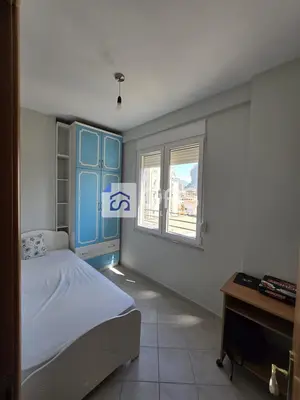 Apartament 2+1 me qera në Rruga Fortuzi, Tiranë, 90 m². Foto 4 nga 5