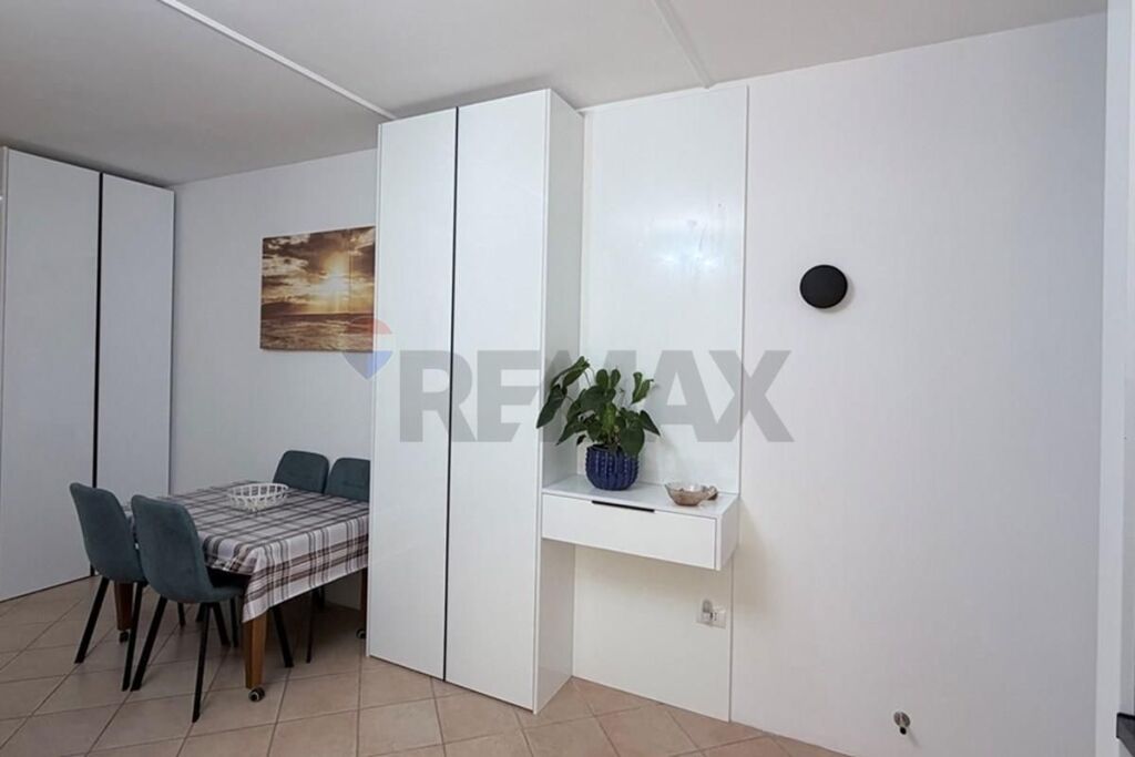 Appartamento in affitto ad Ish Fusha e Aviacionit, Tirana, 100 m². Foto 2 di 3