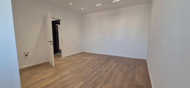 Appartamento 2+1 in vendita a Rruga Fadil Bodinaku, Tirana, 86 m²