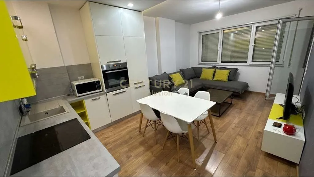 Apartament 2+1 me qera në Astir, Tiranë, 75 m². Foto 1 nga 4