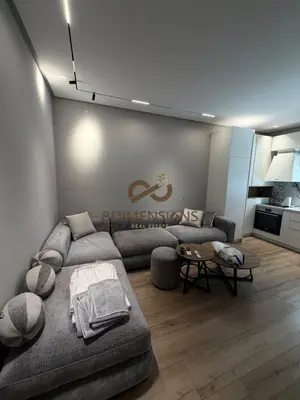 Apartament 2+1 në shitje në Komuna e Parisit, Tiranë, 79 m². Foto 1 nga 11