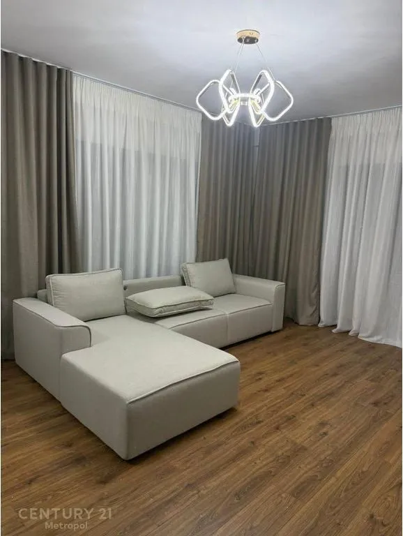 Villa in affitto a Berzhite, Tirana, 431 m². Foto 1 di 8