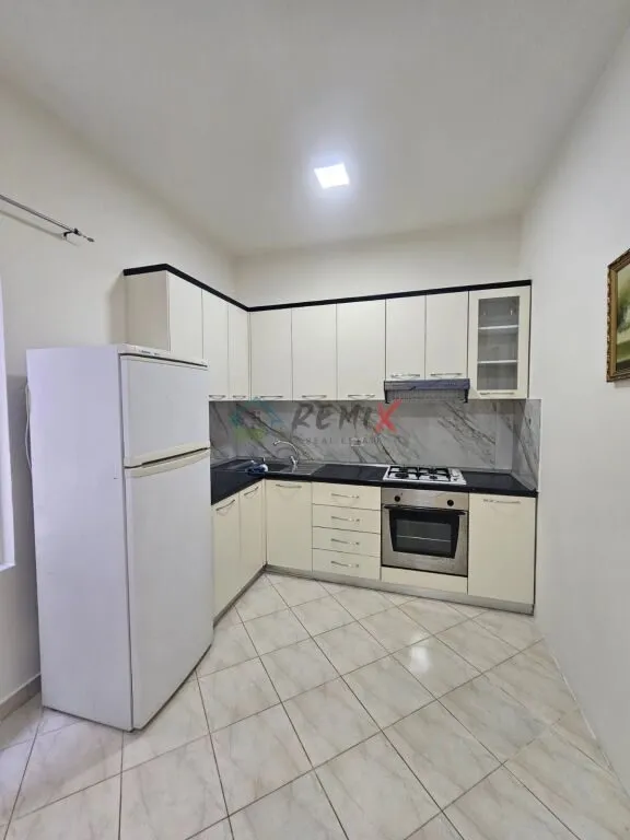 Apartament 1+1 me qera në Rruga Sulejman Pitarka, Durrës, 70 m². Foto 1 nga 12