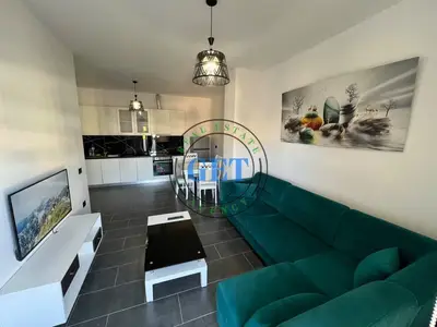 Apartament 1+1 me qera në Rruga Rrota e Kuqe, Durrës, 70 m². Foto 3 nga 10