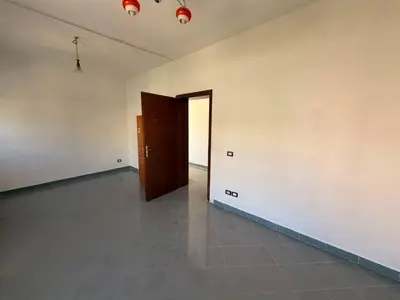 Apartment 2+1 for rent in Rruga Kumini, Durrës, 100 m². Photo 2 of 6