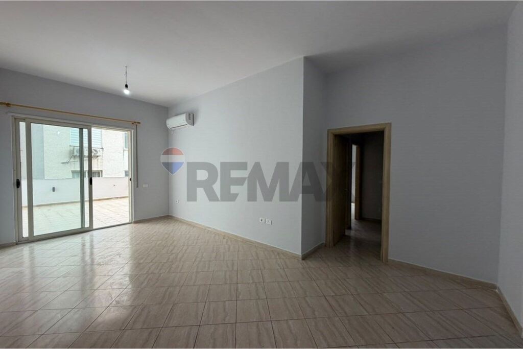 Apartment for sale in Liqeni i Thatë, Tirana, 171 m². Photo 1 of 3