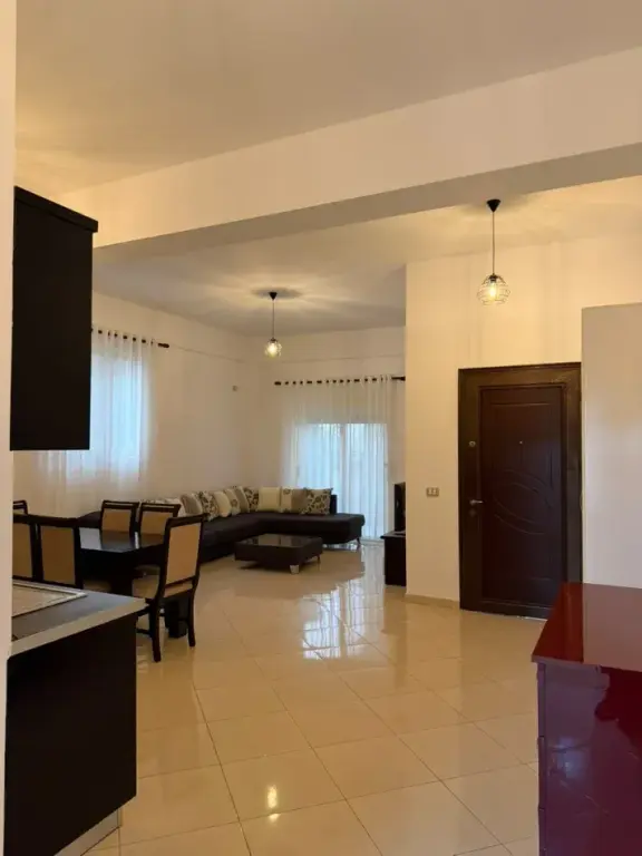 Appartamento 1+1 in affitto a Qyteti Studenti, Tirana, 70 m². Foto 3 di 3