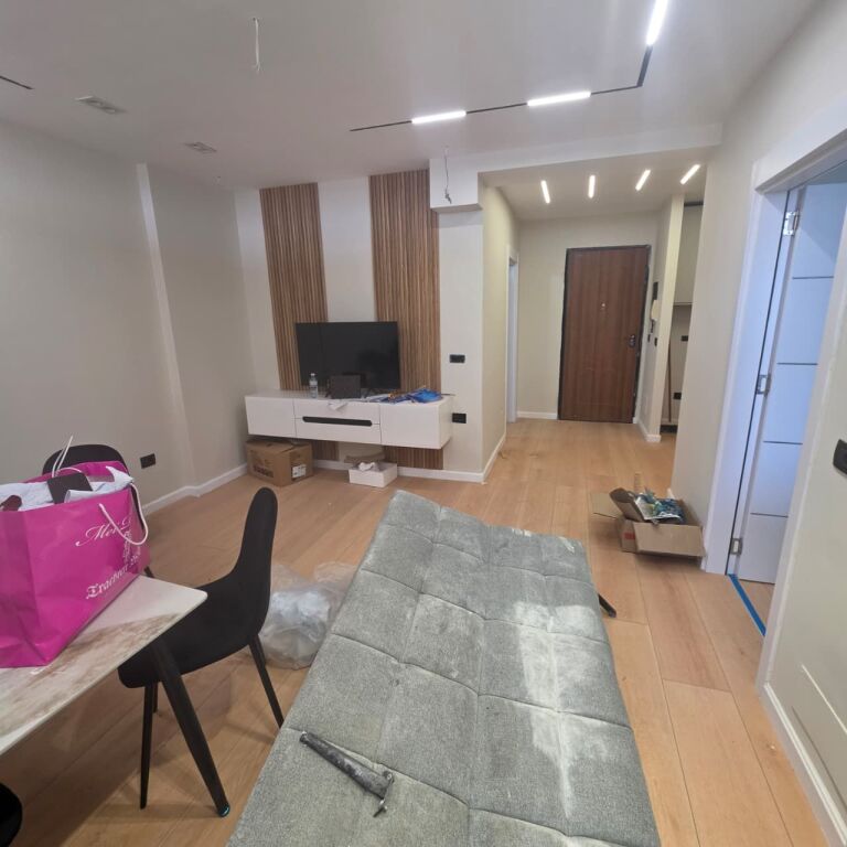 Apartament 2+1 me qera në Globe, Tiranë, 90 m². Foto 1 nga 3