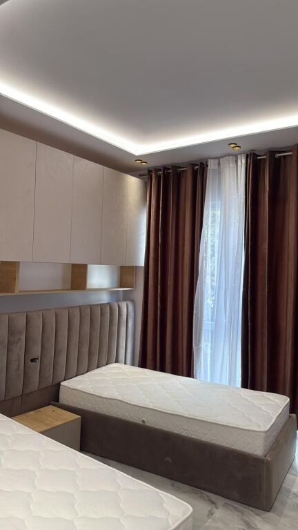Appartamento 2+1 in vendita a Mali i Robit, Golem, 90 m². Foto 2 di 3