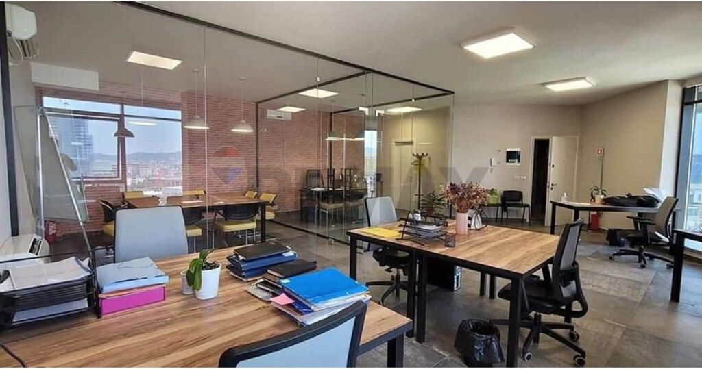 Office for sale in 9 Katëshet, Tirana, 100 m². Photo 1 of 3