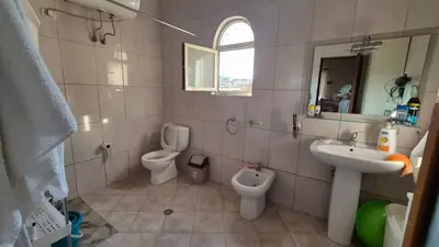 Vilë 2+1 në shitje në Rruga Siri Kodra, Tiranë, 381 m². Foto 9 nga 12