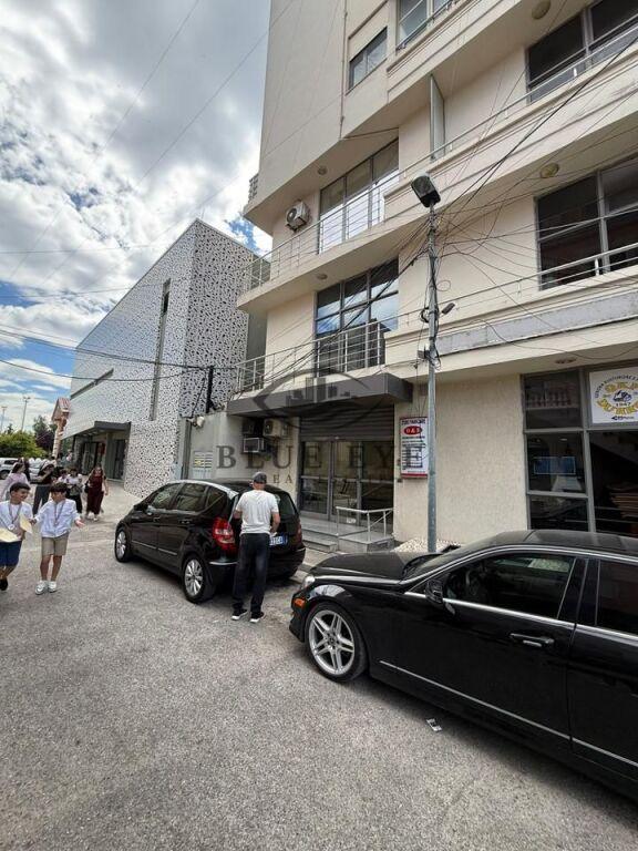 Shop for sale in Bulevardi Epidamn, Durrës, 55 m²