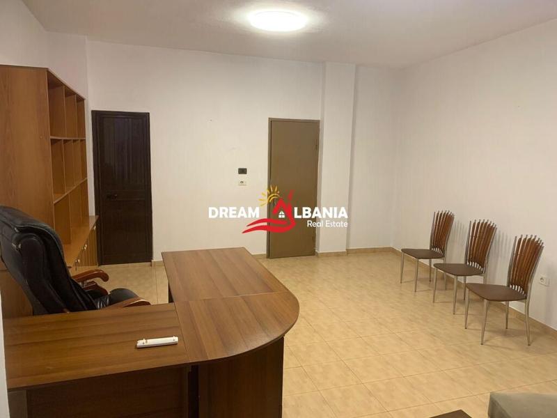 Ufficio in affitto a Parlamenti, Tirana, 25 m²