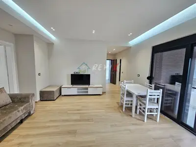 Apartament 1+1 me qera në Rruga Vellazerimi, Durrës, 60 m². Foto 8 nga 12