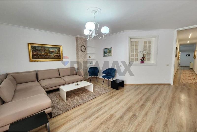 Apartment 3+1 for rent in Rruga Luigj Gurakuqi, Tirana, 145 m²