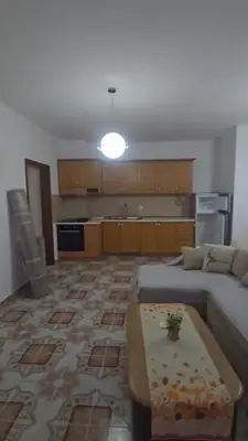 Apartament 1+1 me qera në Medreseja, Tiranë, 70 m². Foto 2 nga 8