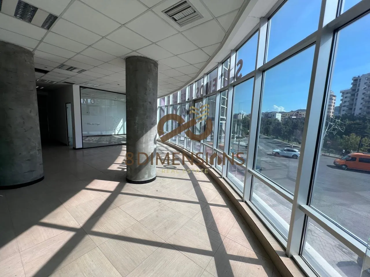 Ufficio in affitto a Rruga e Kavajës, Tirana, 210 m². Foto 1 di 4