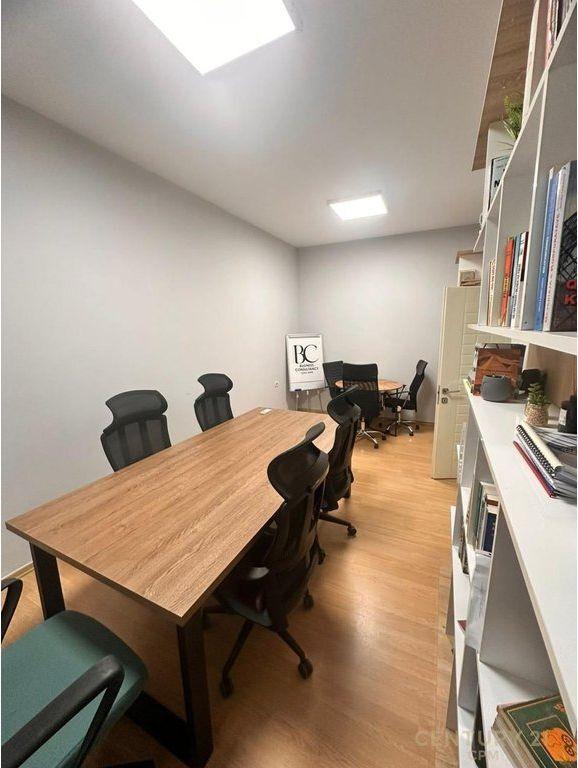 Ufficio in affitto a Rruga Vaso Pasha, Tirana, 50 m²