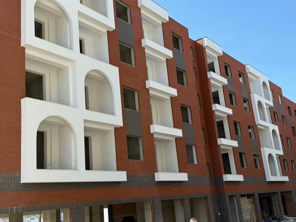 Apartment 1+1 for sale in Liqeni i Paskuqanit, Kamëz, 61 m². Photo 1 of 3