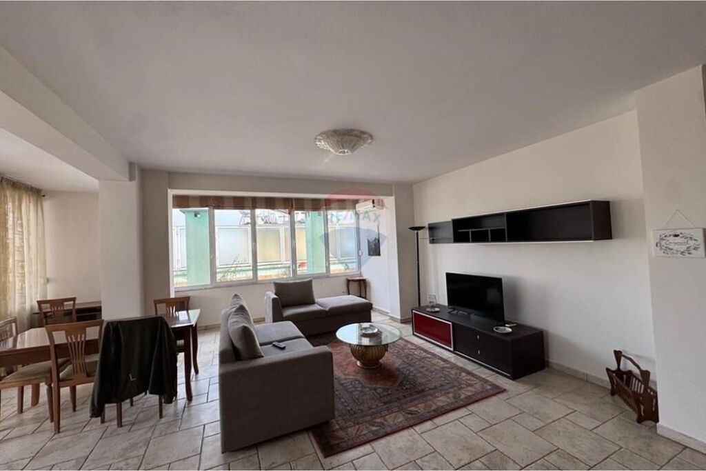 Apartament në shitje në Sheshi Willson, Tiranë, 226 m². Foto 1 nga 3