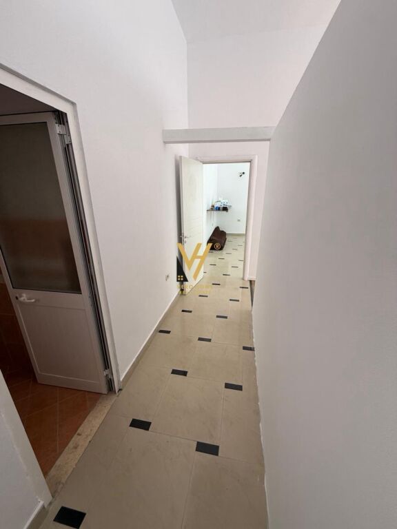 Shop for rent in Kodra e Diellit, Tirana, 100 m². Photo 3 of 3