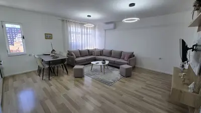 Apartament 1+1 në shitje në Brryli, Tiranë, 58 m². Foto 1 nga 8